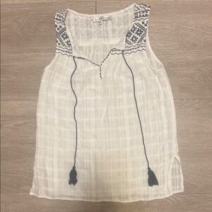 Max Studio White Textured Top